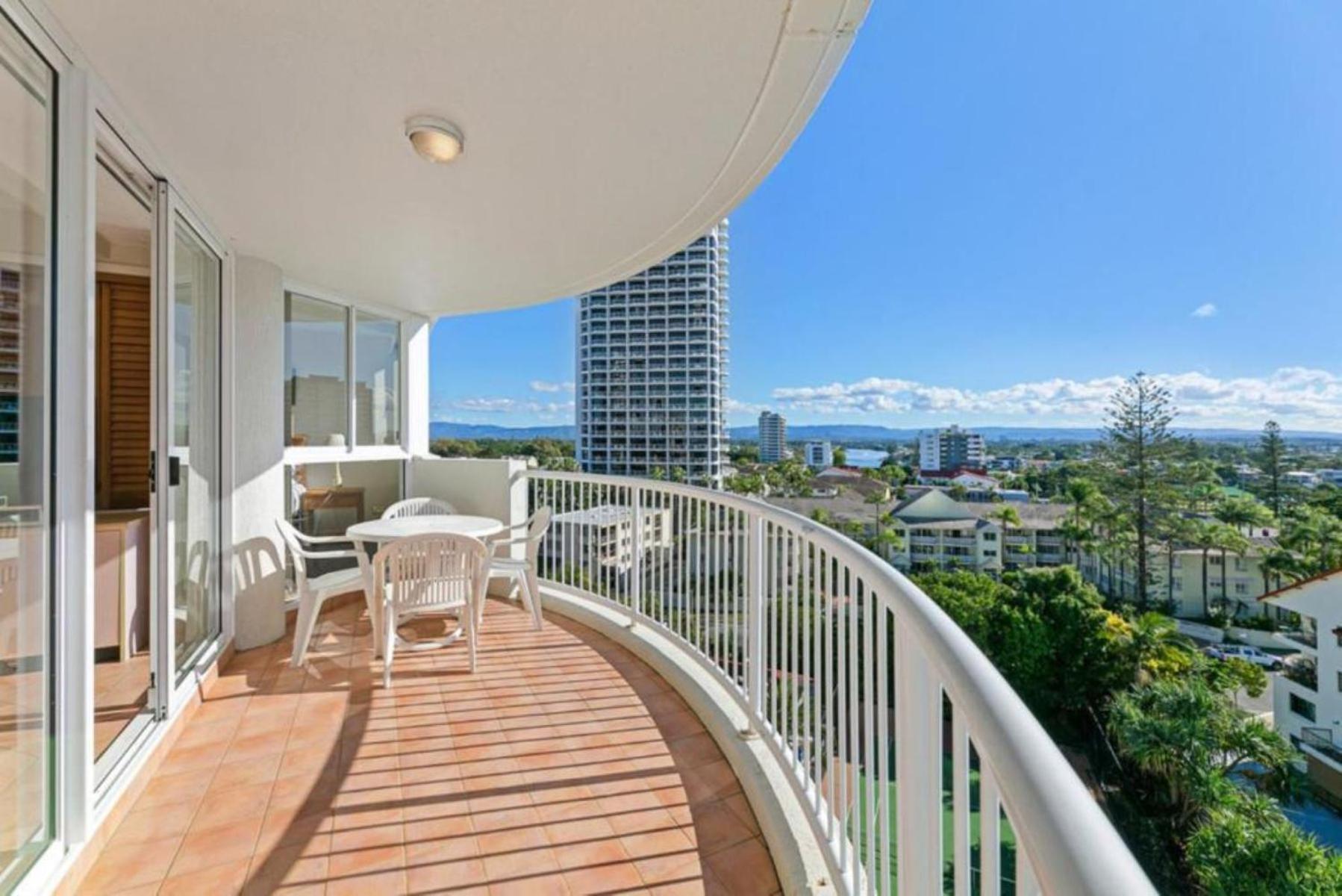 Surf Parade Resort Gold Coast Exterior photo