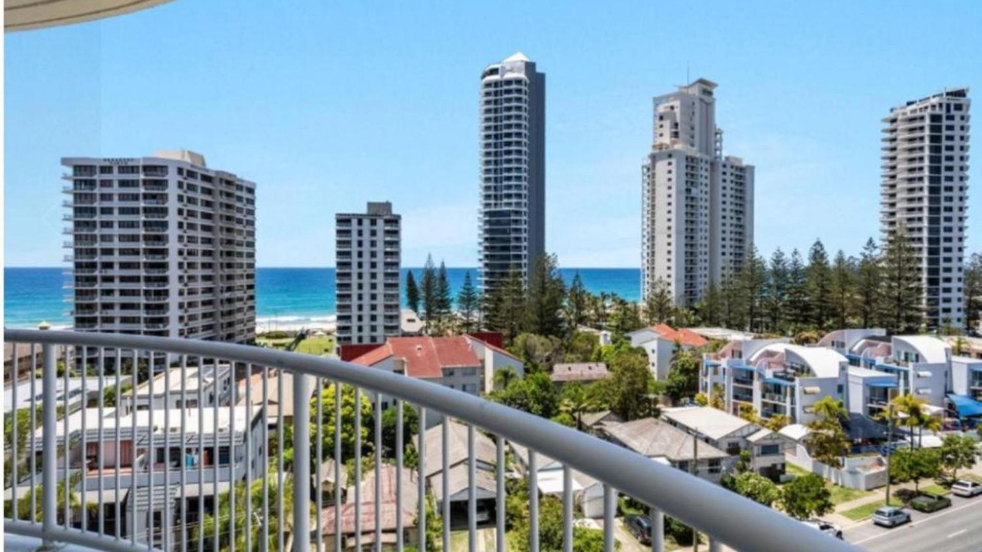 Surf Parade Resort Gold Coast Exterior photo